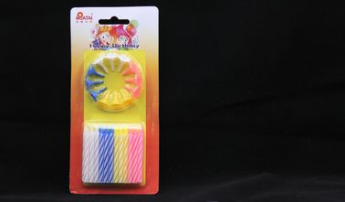 O bolo de aniversário espiral colorido do teste padrão Candles Eco amigável